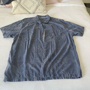 Tommy Bahama Blue Floral Casual Button Down Shirt